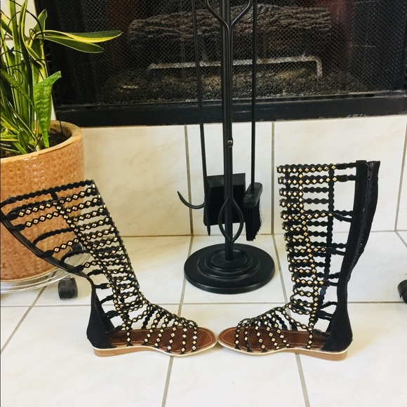 🔥BOOTS 🔥 - Picture 3 of 4